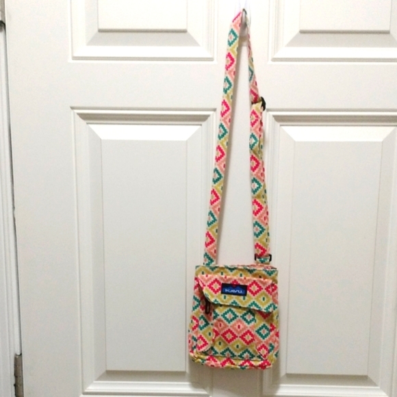 Kavu Multicolor Diamond Pattern Crossbody Bag - Picture 1 of 8